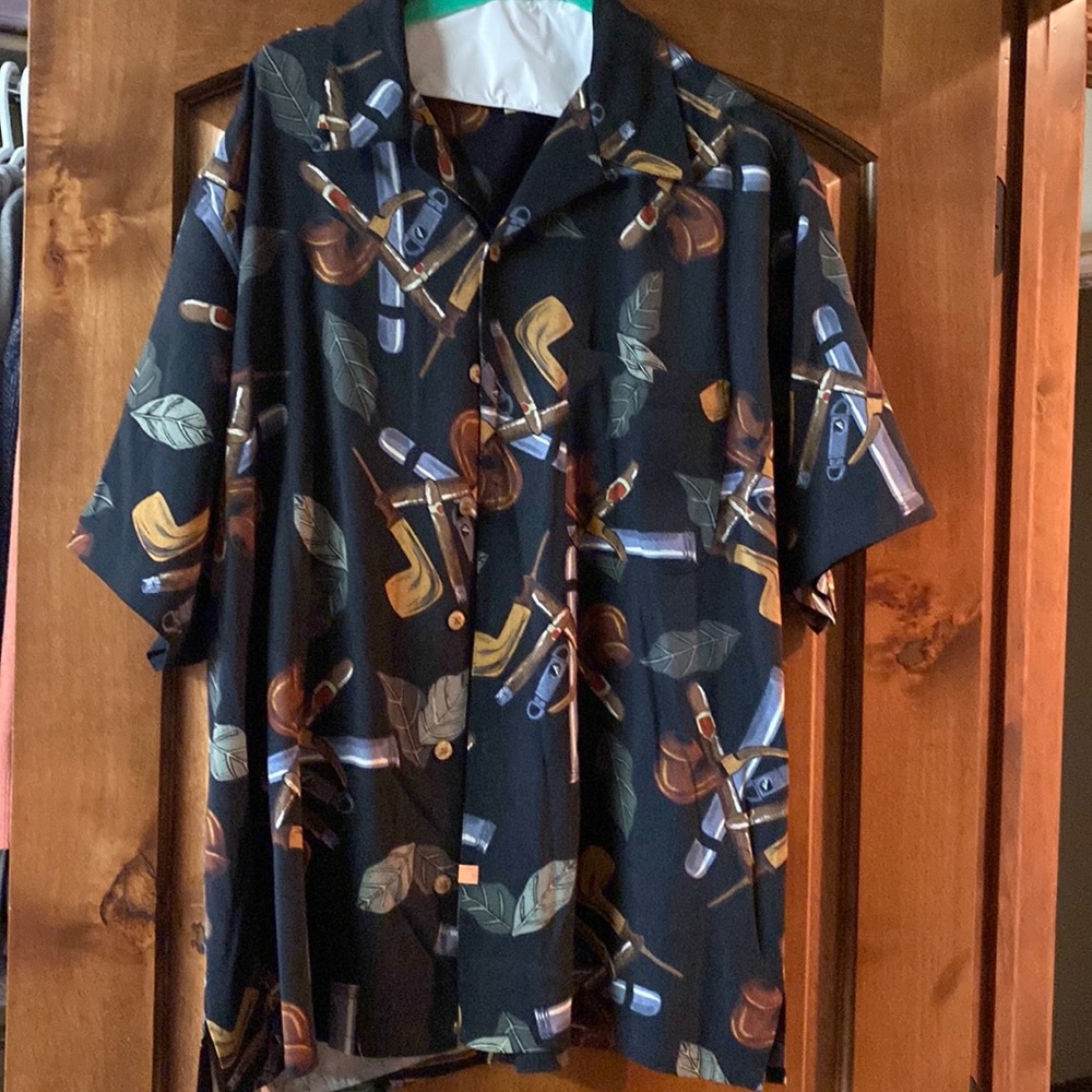 Mens Paradise Coves cigar button down!